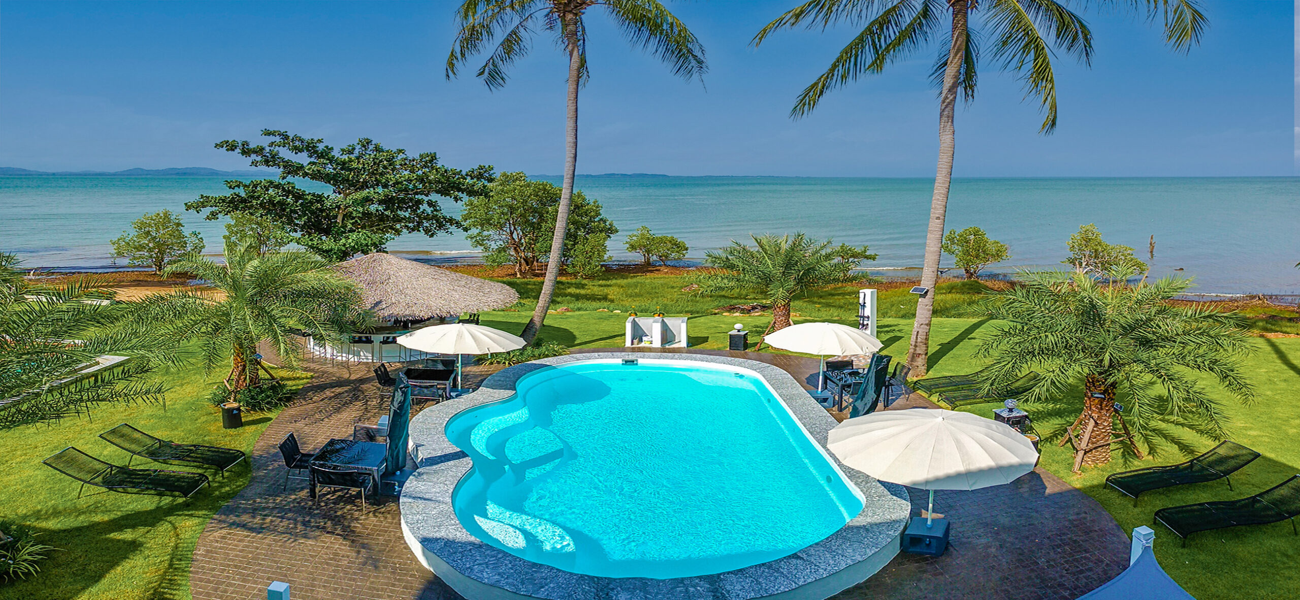 Beachfront-Koh-Chang-sea